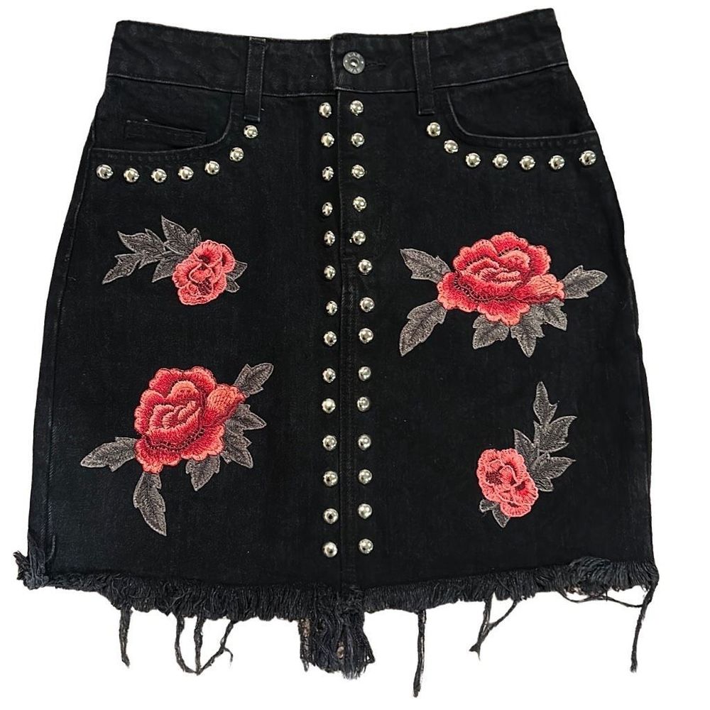 Carmar Studded and Embellished Rose Jean Skirt Sz 25